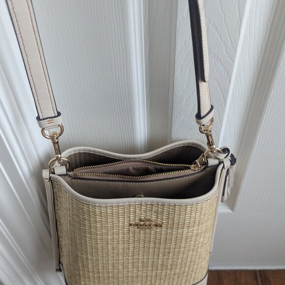 Coach purse - Picture 2 of 4